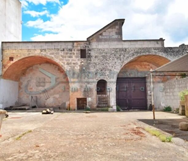 Casa con 7 locali in vendita in Castrignano Del Capo