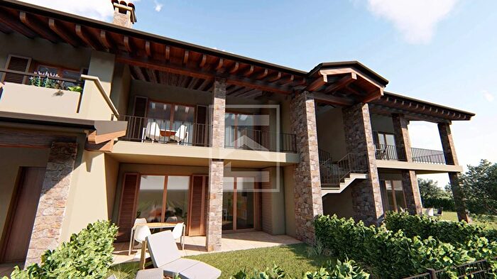 Appartamento trilocale in vendita in Via Vaccarolo, Desenzano Del Garda