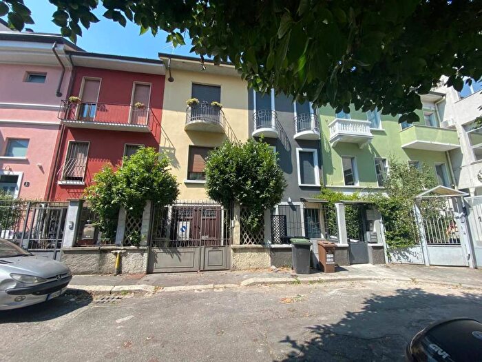 Appartamento bilocale in affitto in Via Cironi, Argonne Corsica, Milano