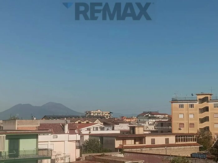 Casa quadrilocale in vendita in Via San Giovanni, Mugnano Di Napoli