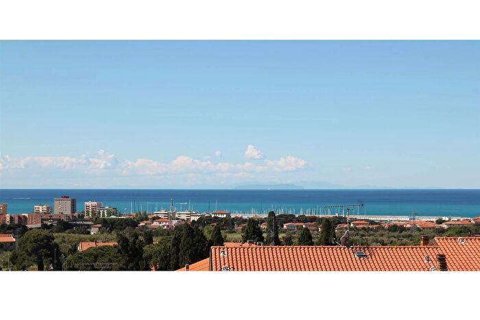 Appartamento trilocale in vendita in Rosignano Marittimo