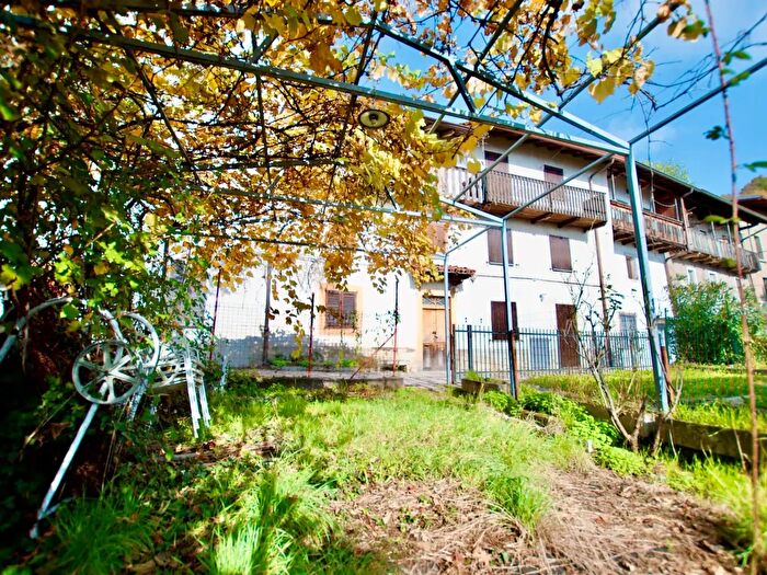 Casa con 6 locali in vendita in Via Papa Giovanni XXII, Berbenno