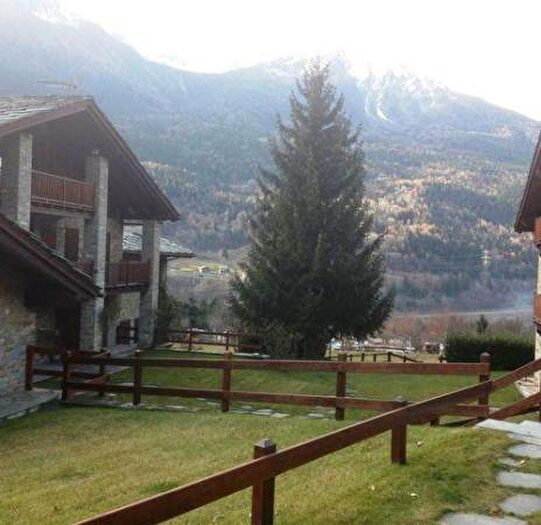 Appartamento con 5 locali in vendita in La Salle