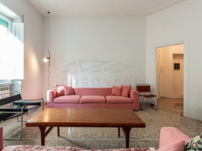 Appartamento con 5 locali in affitto in Via Nicola Fabrizi, Trastevere, Roma