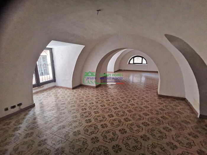 Appartamento quadrilocale in vendita in Corso Vittorio Veneto, Ragusa