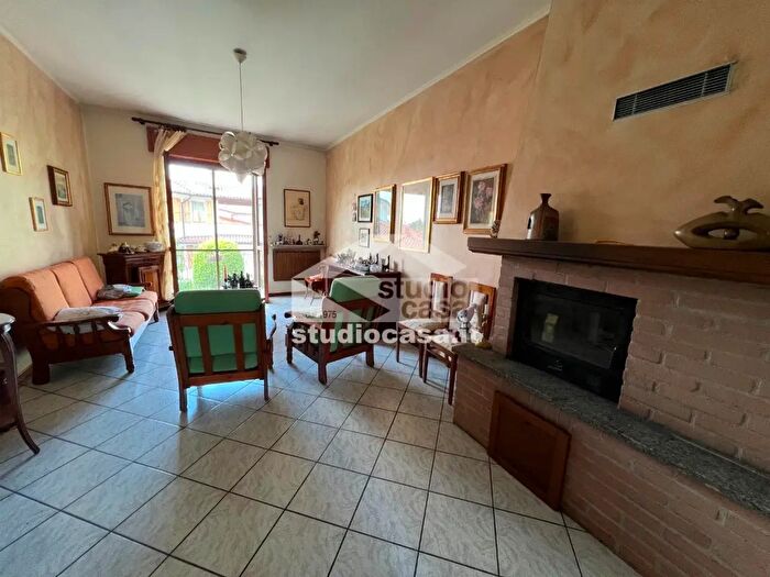 Casa trilocale in vendita in Via Ada Negri, Vailate
