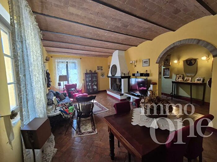 Casa con 7 locali in vendita in Fauglia