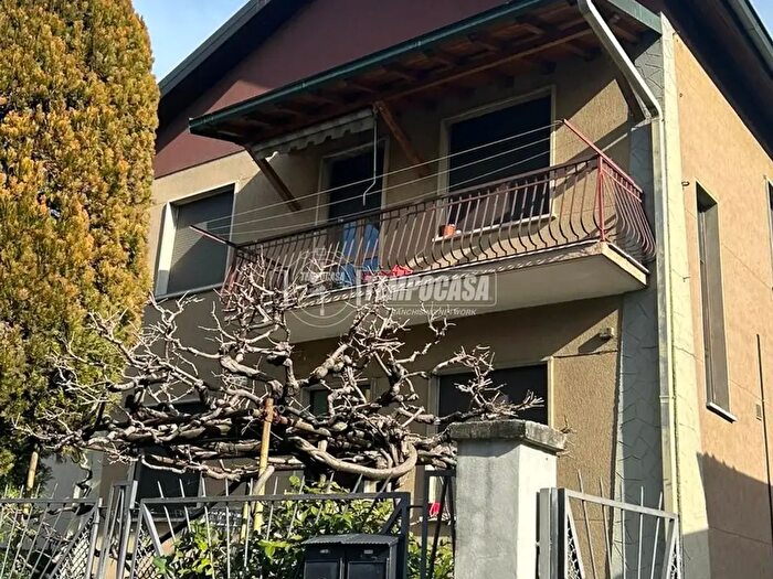 Casa con 6 locali in vendita in Cinisello Balsamo