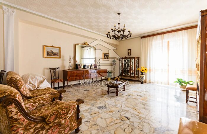 Appartamento con 5 locali in vendita in Via Torre Santa Maria Manfredonia Zona Centro Scaloria, Manfredonia