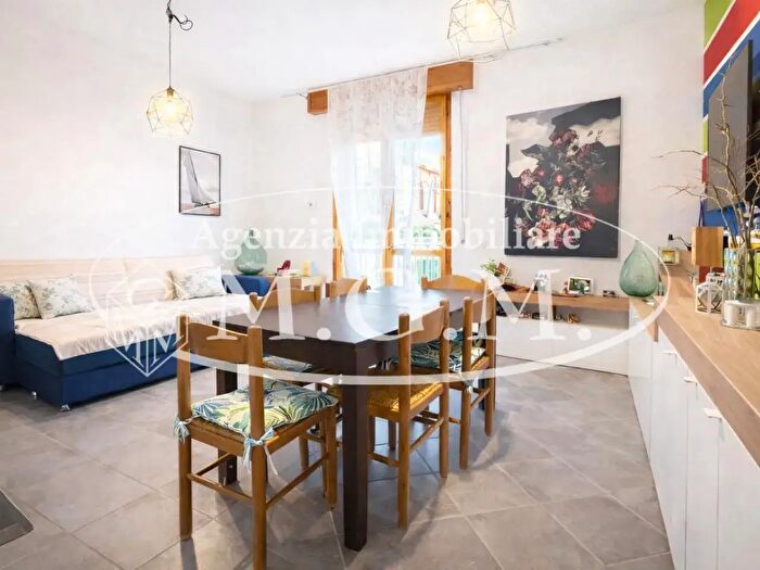 Appartamento con 5 locali in vendita in Pontedera