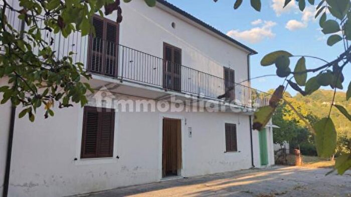 Casa con 5 locali in vendita in Contrada Santa Margherita, Rivello