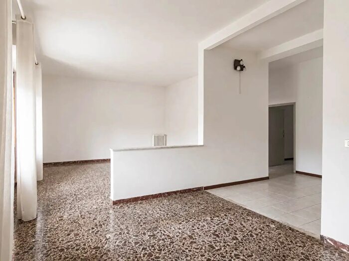 Appartamento con 5 locali in vendita in Via Montegrappa, Siena