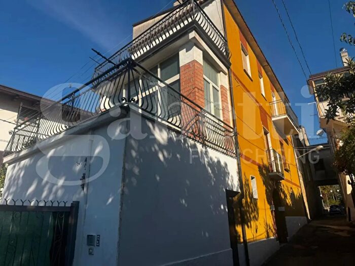 Casa con 10 locali in vendita in Via Ragosta, Marzano Appio