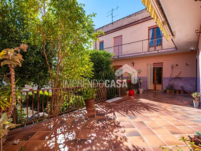 Casa con 6 locali in vendita in Via Francesco Cangialosi, Carini