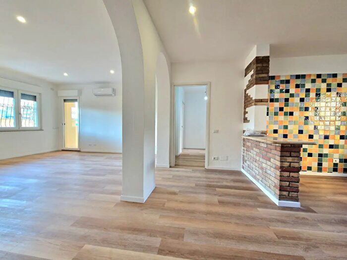 Appartamento trilocale in vendita in Via De Pretis, Quartu SantElena