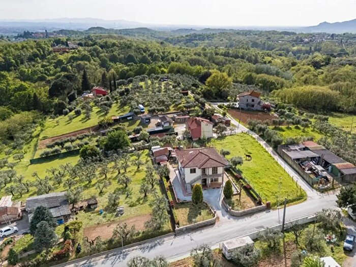 Casa con 8 locali in vendita in di Melone, Santa Maria A Monte