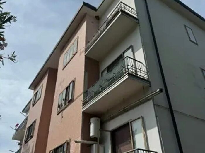 Appartamento quadrilocale in vendita in Via Roma, Castelluccio Inferiore