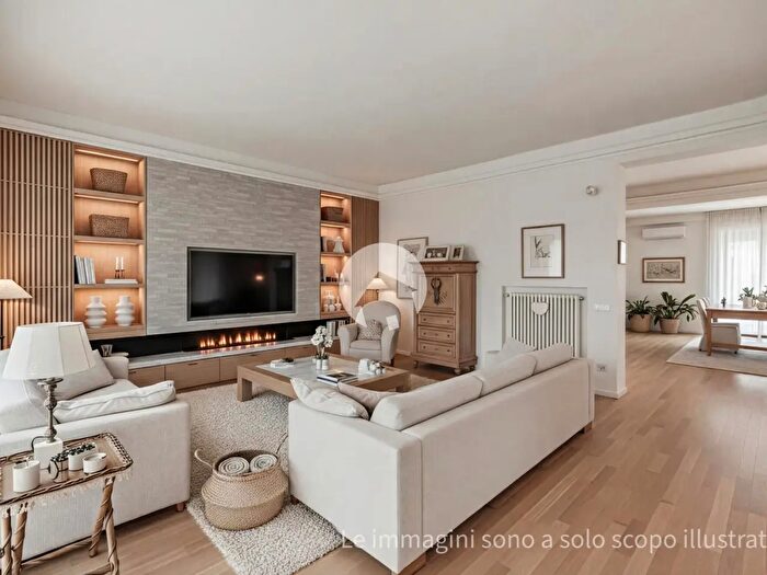 Appartamento con 12 locali in vendita in Emilia allAngelo, Reggio Emilia