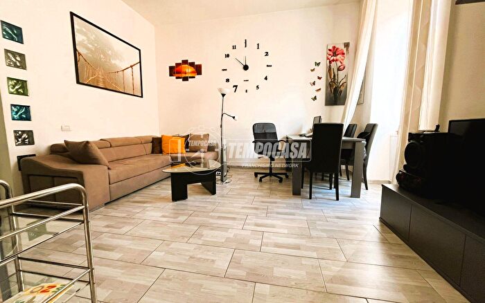 Appartamento bilocale in vendita in Vicoletto III Politi, Napoli