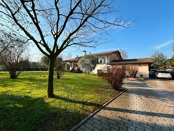 Casa con 6 locali in vendita in Via Bosco Arsego, San Giorgio Delle Pertiche