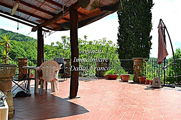 Casa con 8 locali in vendita in Via della Repubblica, Scarperia e San Piero