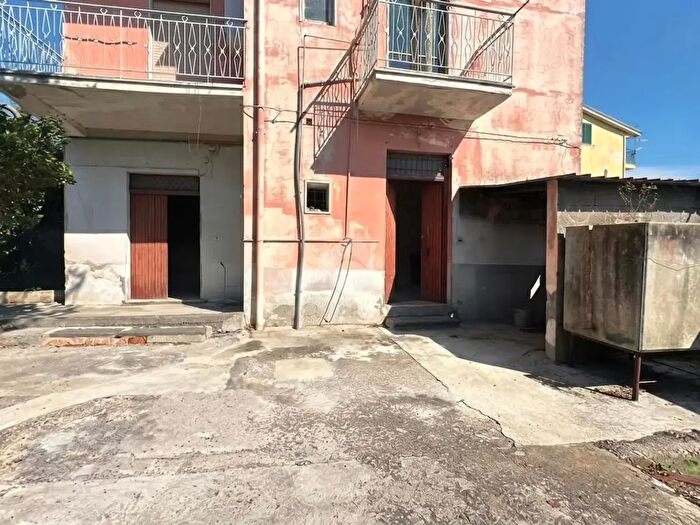Casa bilocale in vendita in Via Seminario, Lettere