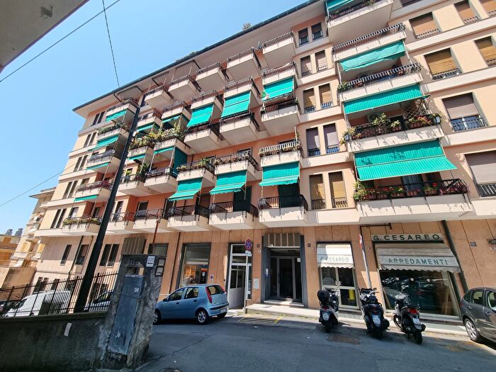 Appartamento con 7 locali in vendita in Salita Franzonina, Genova