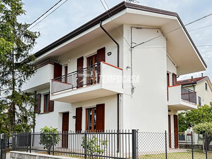 Casa con 6 locali in vendita in Via Manduchi, Santarcangelo Di Romagna