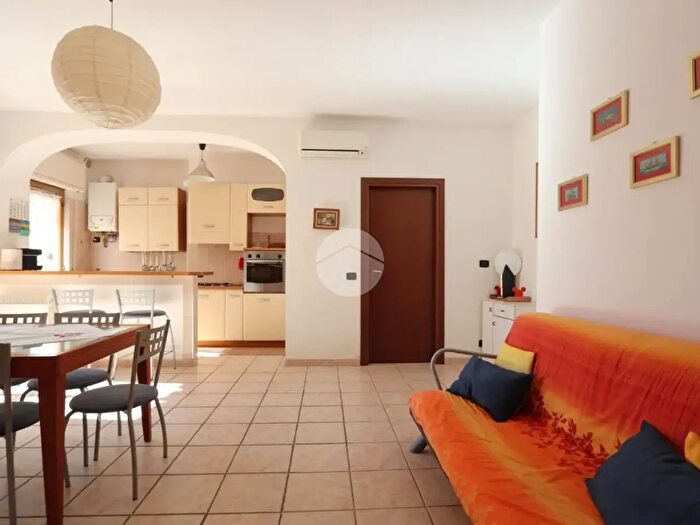 Appartamento trilocale in vendita in Via Versilia, Alba Adriatica