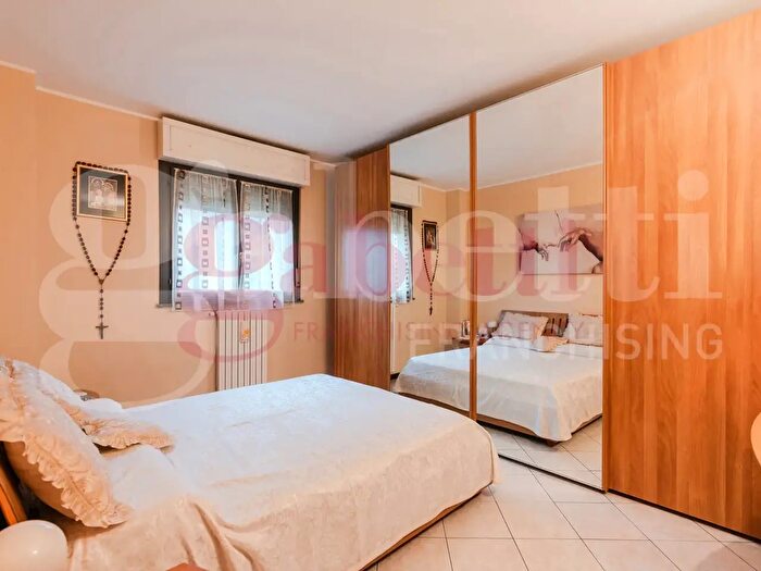 Appartamento quadrilocale in vendita in Via Donna Prassede, Milano