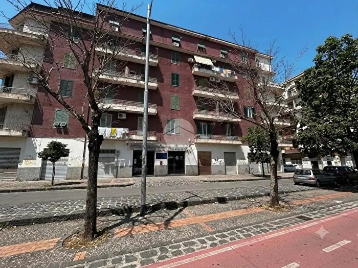 Appartamento trilocale in vendita in Via Molinella, Cosenza