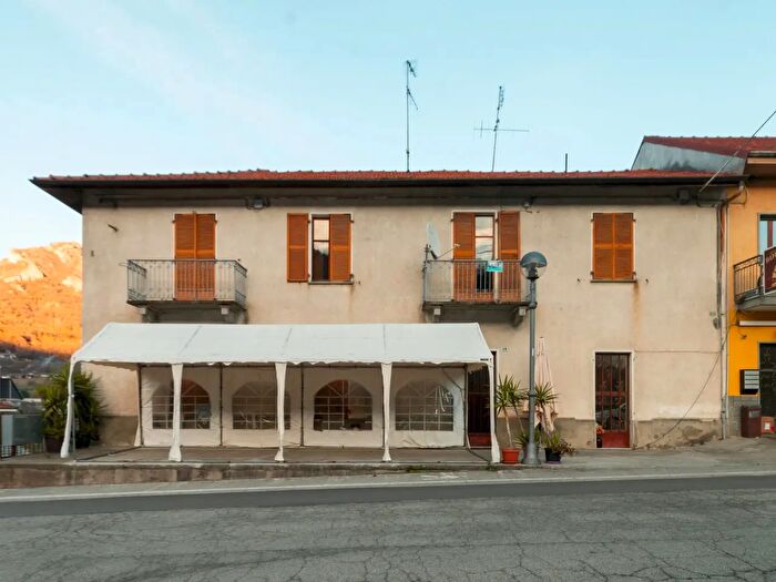 Appartamento con 7 locali in vendita in Via Paesana, Sanfront