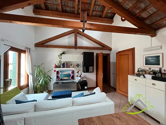 Appartamento quadrilocale in affitto in Via Dauli, Dolo