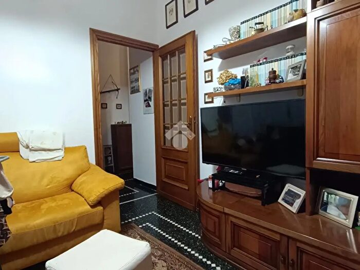 Appartamento quadrilocale in vendita in Via Fabrizio del Carretto, Genova