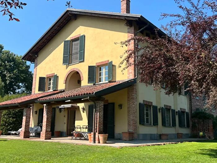 Casa con 14 locali in vendita in Cascina Camilla Golf Margara Snc, Felizzano