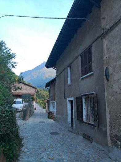 Casa con 5 locali in vendita in Cevo