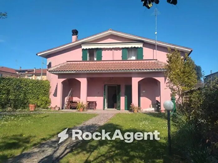 Casa con 5 locali in vendita in Via TenTito Mechilli, Caprarola