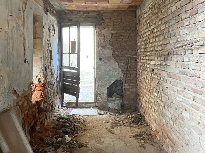 Casa con 5 locali in vendita in Via Paolo VI, Osimo