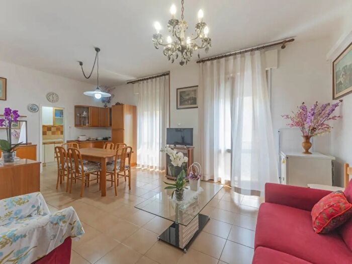 Appartamento quadrilocale in vendita in Via Otello Gambini, San Pietro In Casale