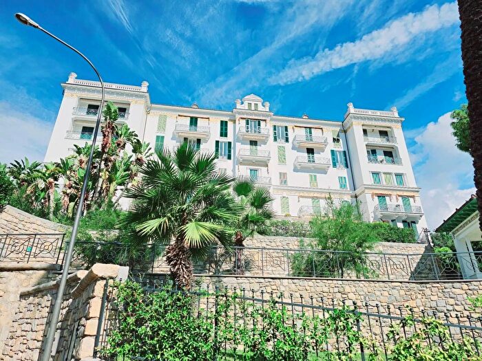 Appartamento bilocale in vendita in Via Romana Bordighera, Bordighera