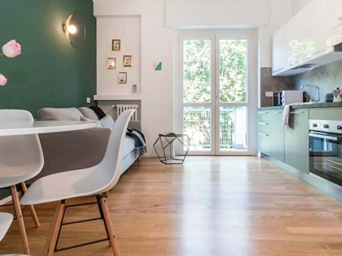 Appartamento trilocale in affitto in Viale Paolo Onorato Vigliani, Monte Rosa Lotto, Milano