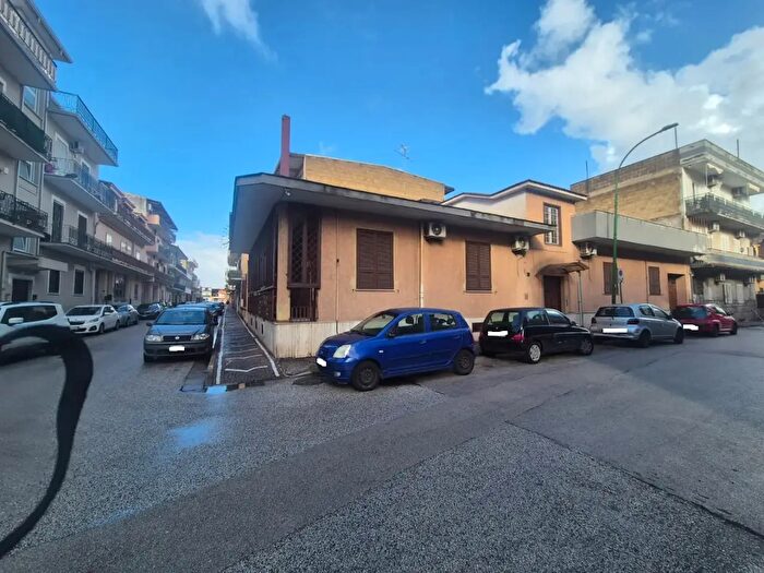 Casa con 5 locali in vendita in Caivano