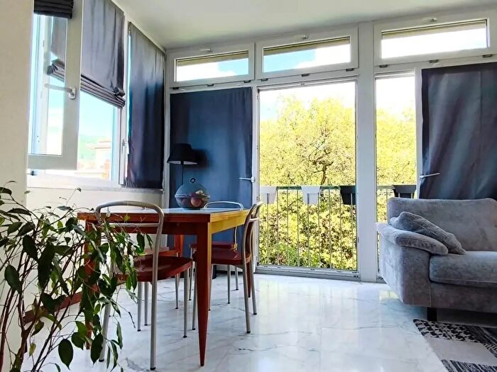 Appartamento con 7 locali in vendita in XX Settembre, Carrara
