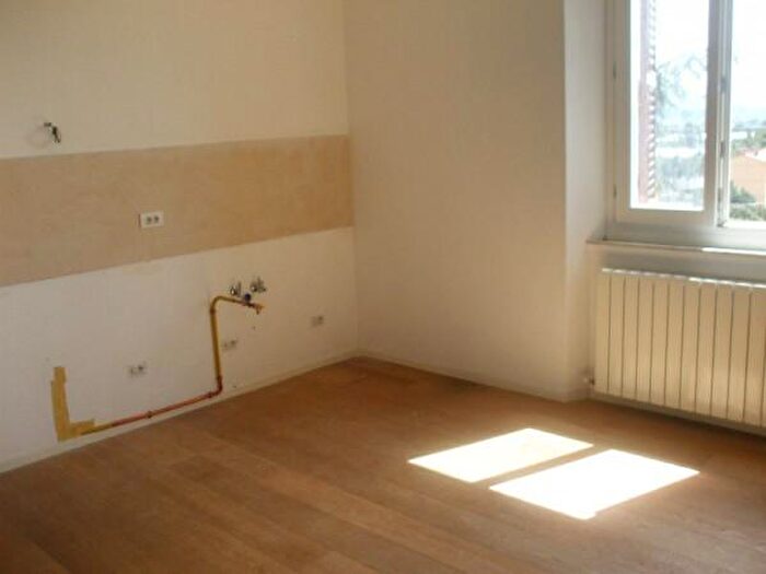 Appartamento trilocale in vendita in Via Montegrappa, Jesi