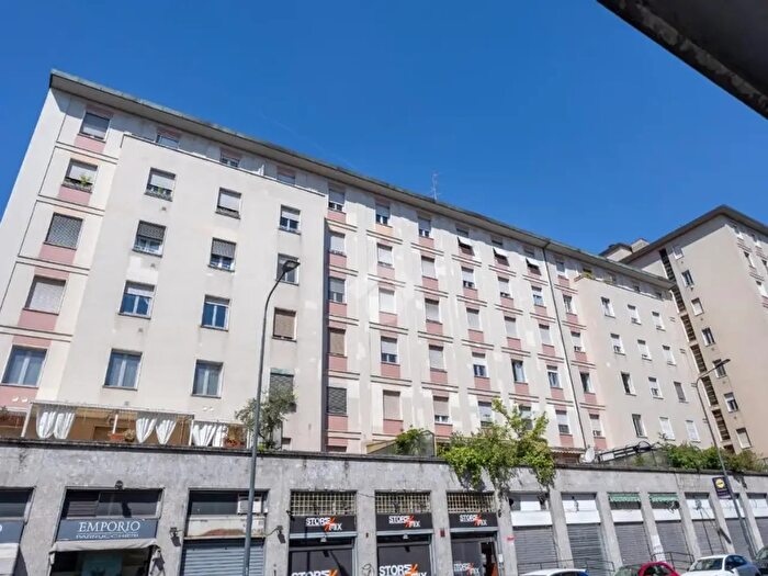 Appartamento trilocale in vendita in Via Fiuggi, Milano