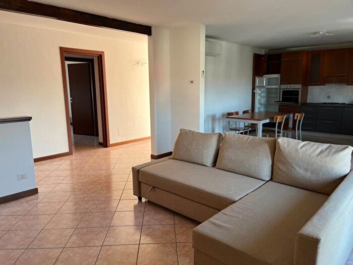 Appartamento trilocale in affitto in Via Aprile, Centro, Carpaneto Piacentino