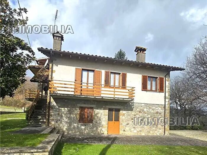 Casa con 10 locali in vendita in Caprese Michelangelo