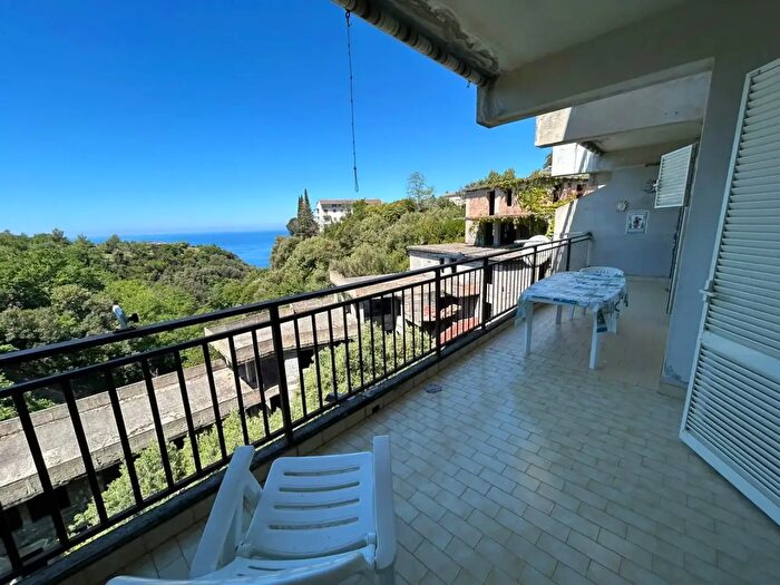 Appartamento quadrilocale in vendita in Via Sandro Pertini, San Nicola Arcella