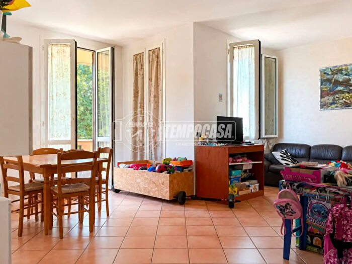 Appartamento quadrilocale in vendita in Via Virginia Besozzi, Monticello Brianza