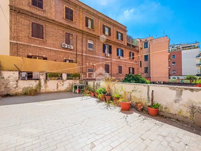 Appartamento trilocale in vendita in Via Candia, Roma